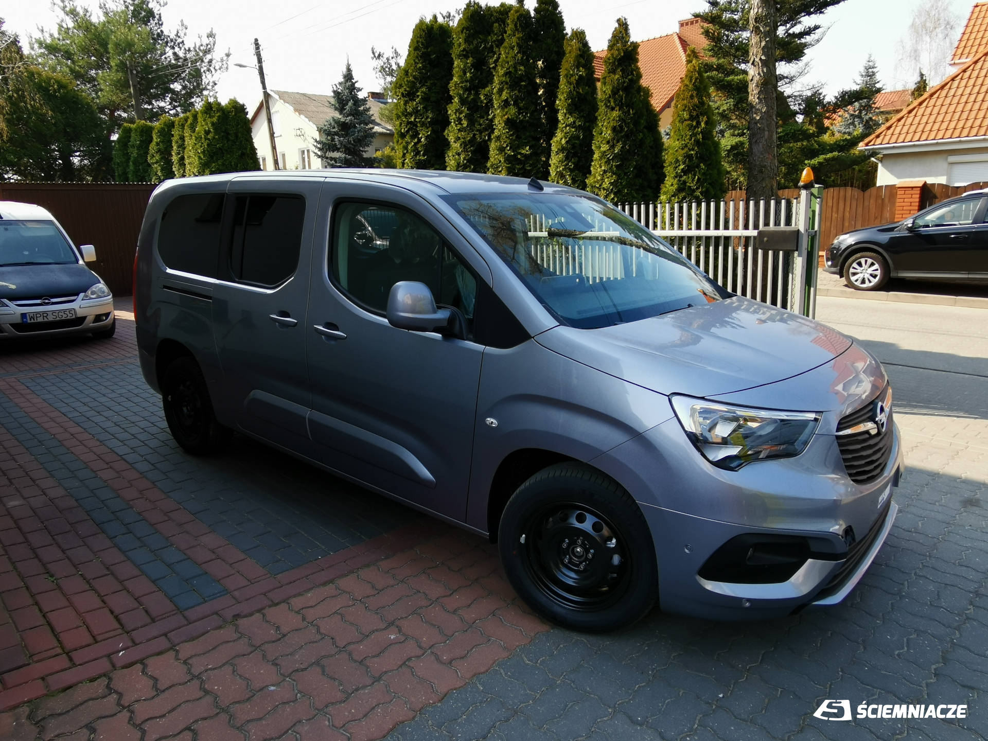 Przyciemnianie szyb - Opel Combo (E) van